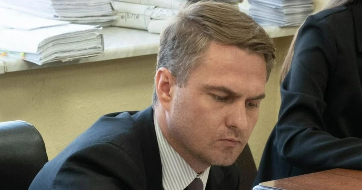 Що відомо про п’ятиденне відрядження Кравченка до Парижа напередодні його відставки