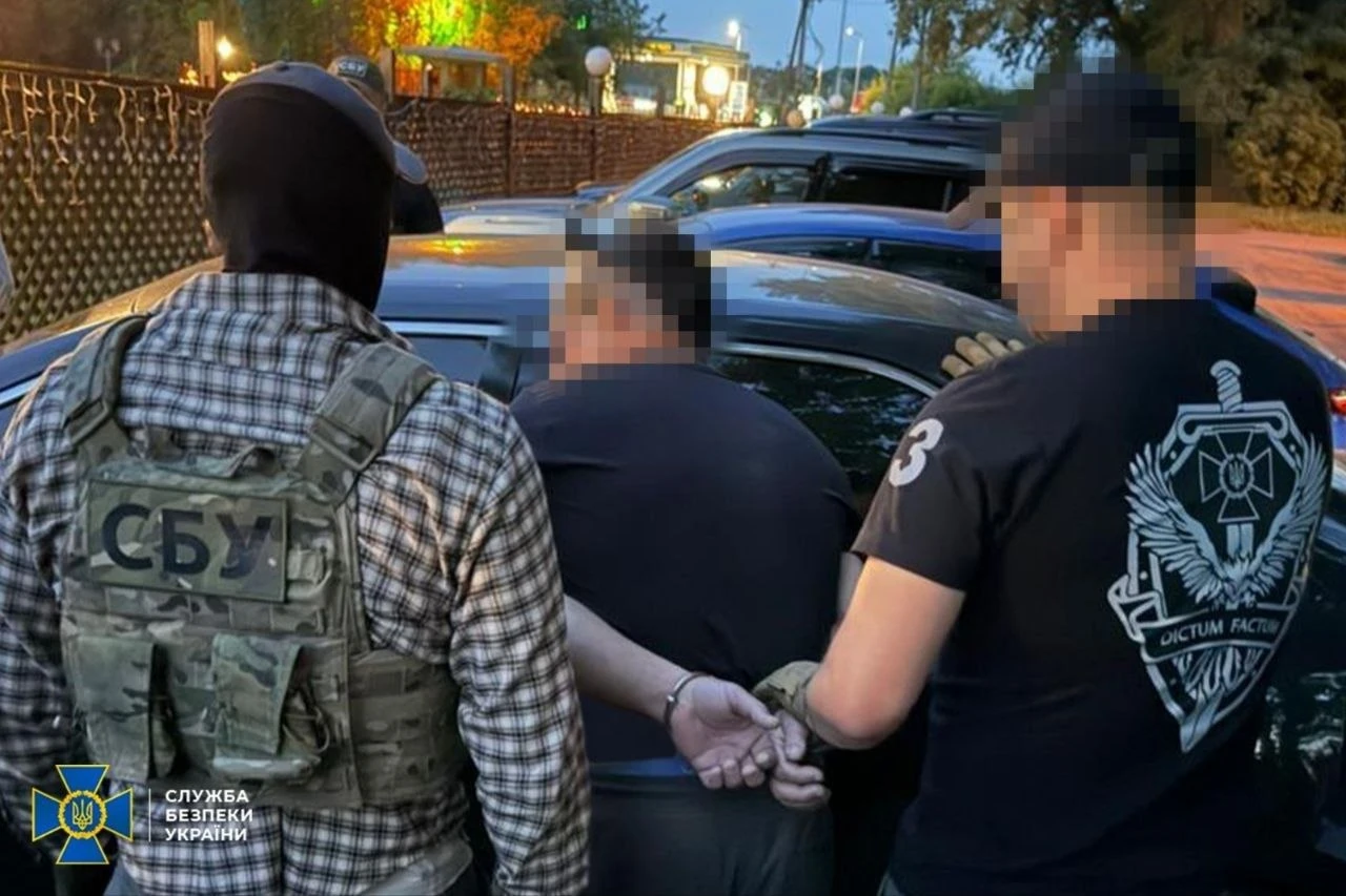 СБУ повідомила про підозри у справі про підготовку терактів: хто затриманий і хто переховується