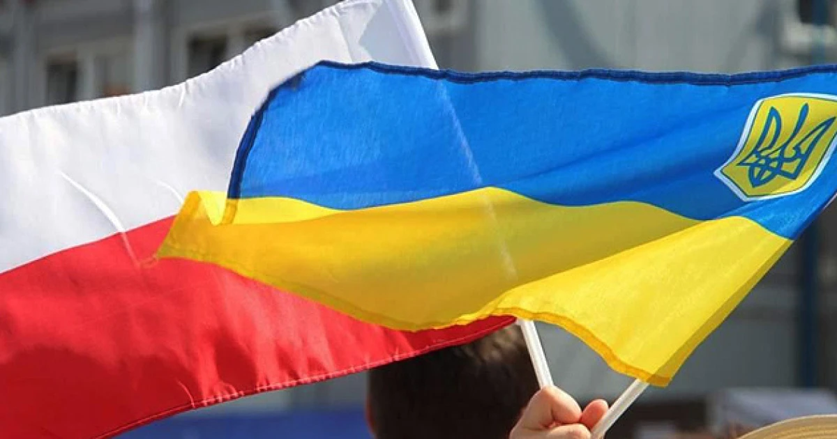 Туск оголосив рішення щодо руху транспорту на кордоні після ударів РФ біля «Ягодина»