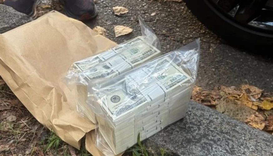 У Києві затримали псевдопрацівника НАБУ, який виманив у підприємця майже $500 тисяч