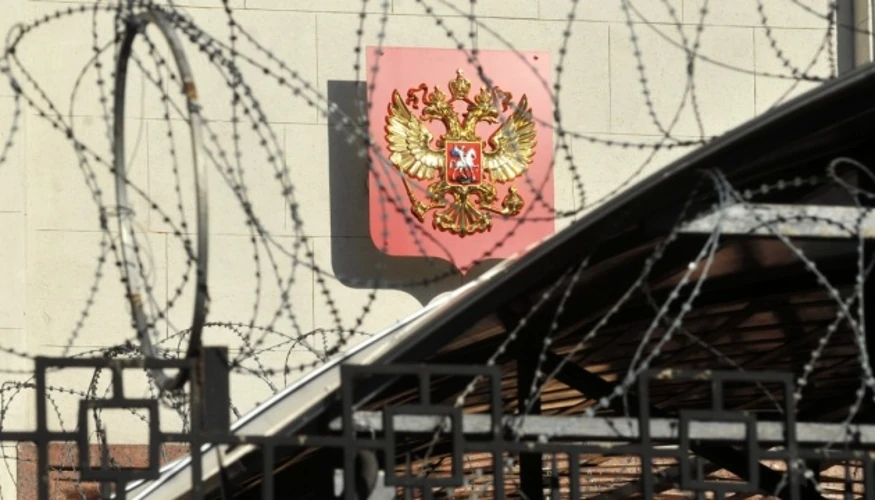 Зеленський підписав укази про санкції проти ракетного сектору, фінансових посередників і колаборантів